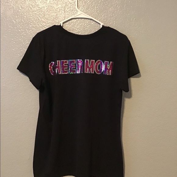 Gildan Cheer Mom  Tee.  🎉 - Picture 3 of 5